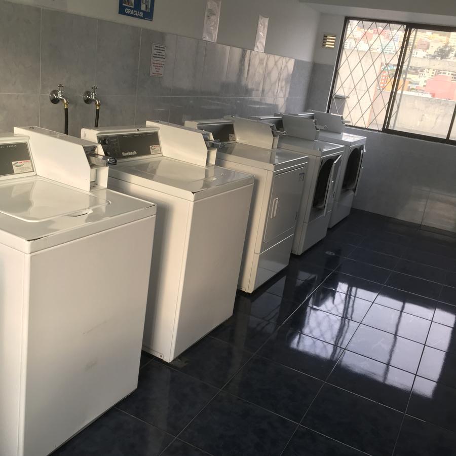 Suites Parque Real Quito Exteriör bild