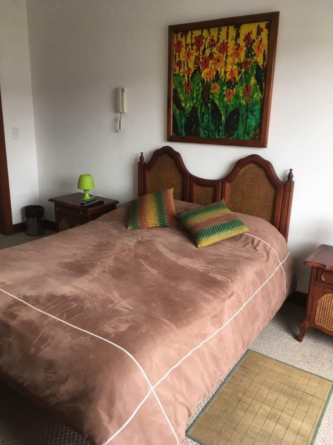 Suites Parque Real Quito Exteriör bild